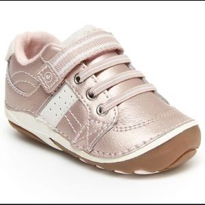 Stride Rite srtech soft motion Artie Shoe - 5W